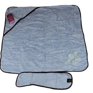 Bamboo Hugs Baby Hooded Towel and Spit up Towel NWT